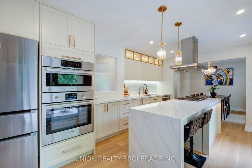 116 Scarboro Cres