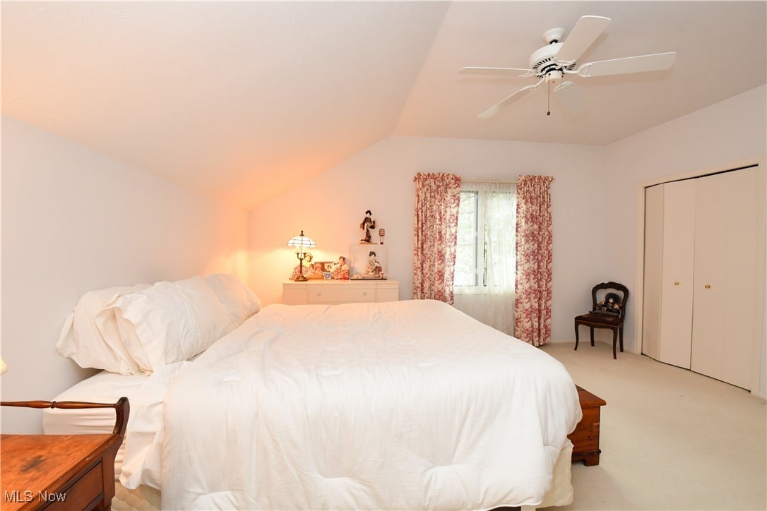 9 Longmeadow Ln