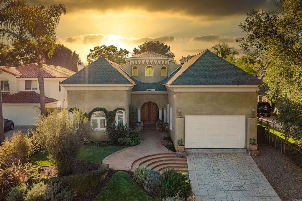 3209 James Dr