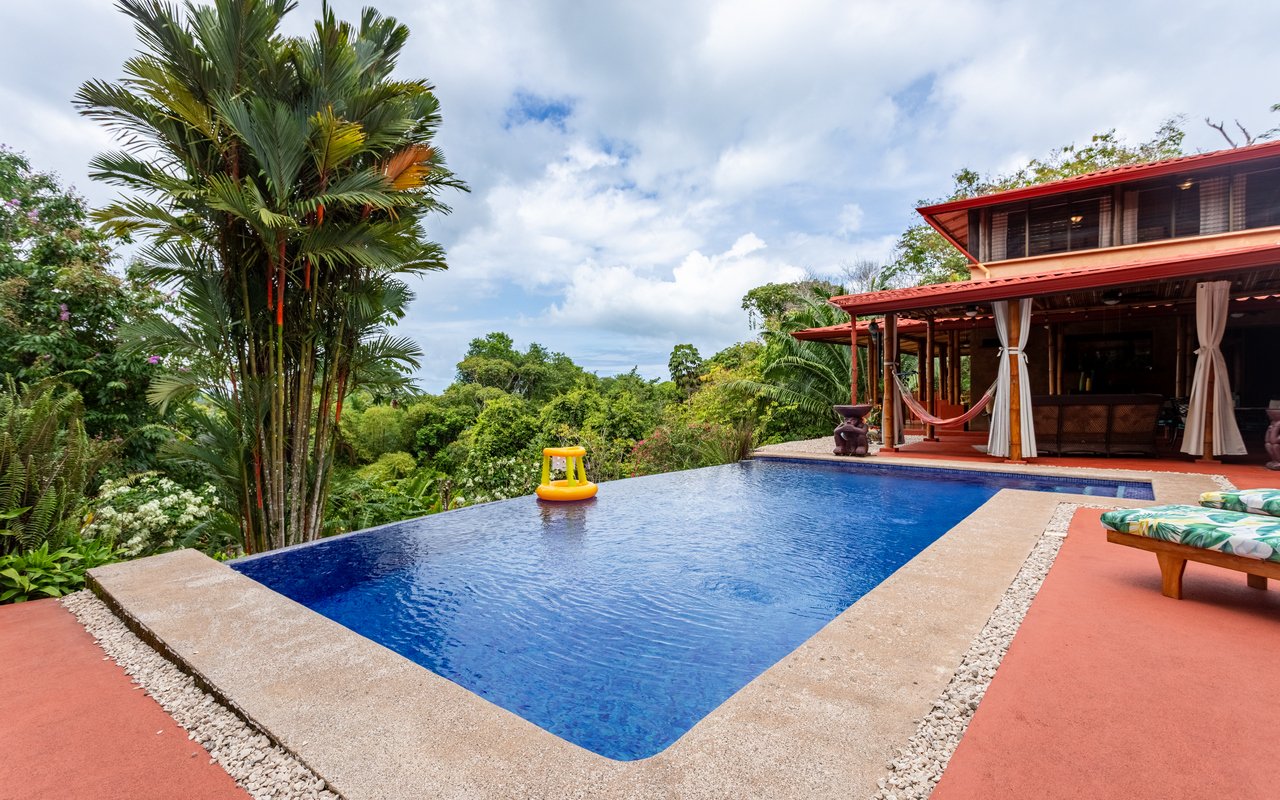 Tropical Getaway with Two Villas and Lush Gardens Near the Heart of Uvita