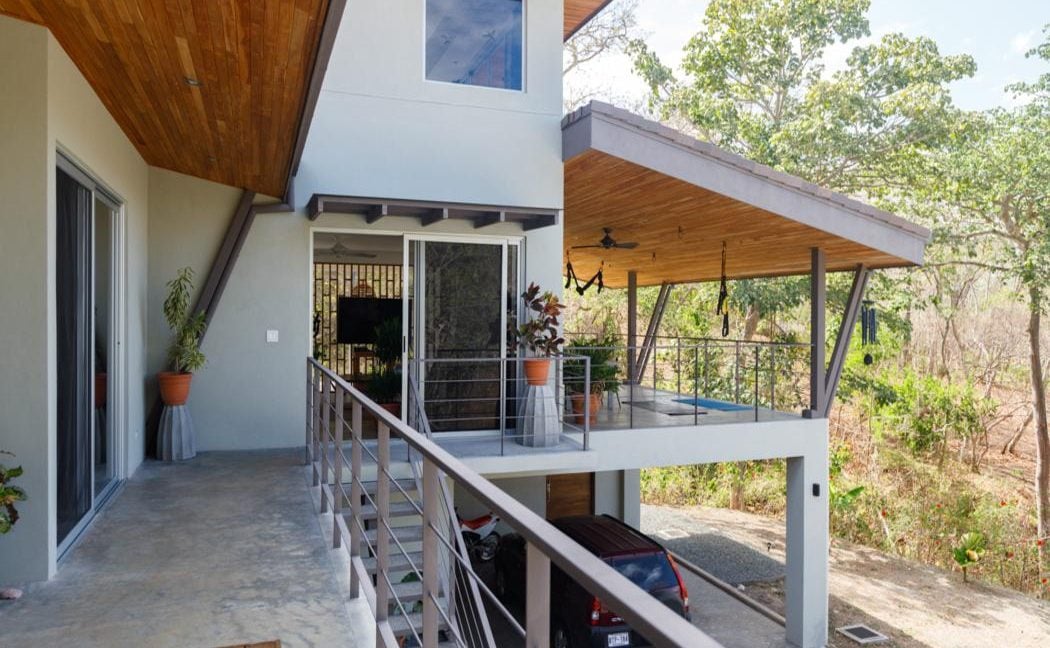 Stylish Jungle Home in Playa Grande