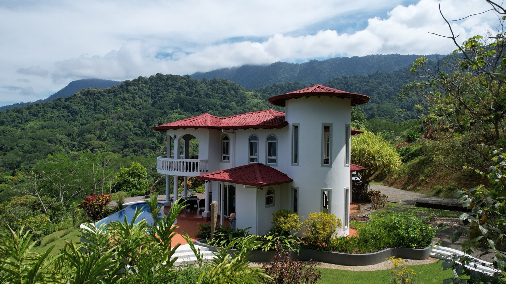 Ojochateau - Rare Ocean & Mountain View 4BR Home in Costa Rica