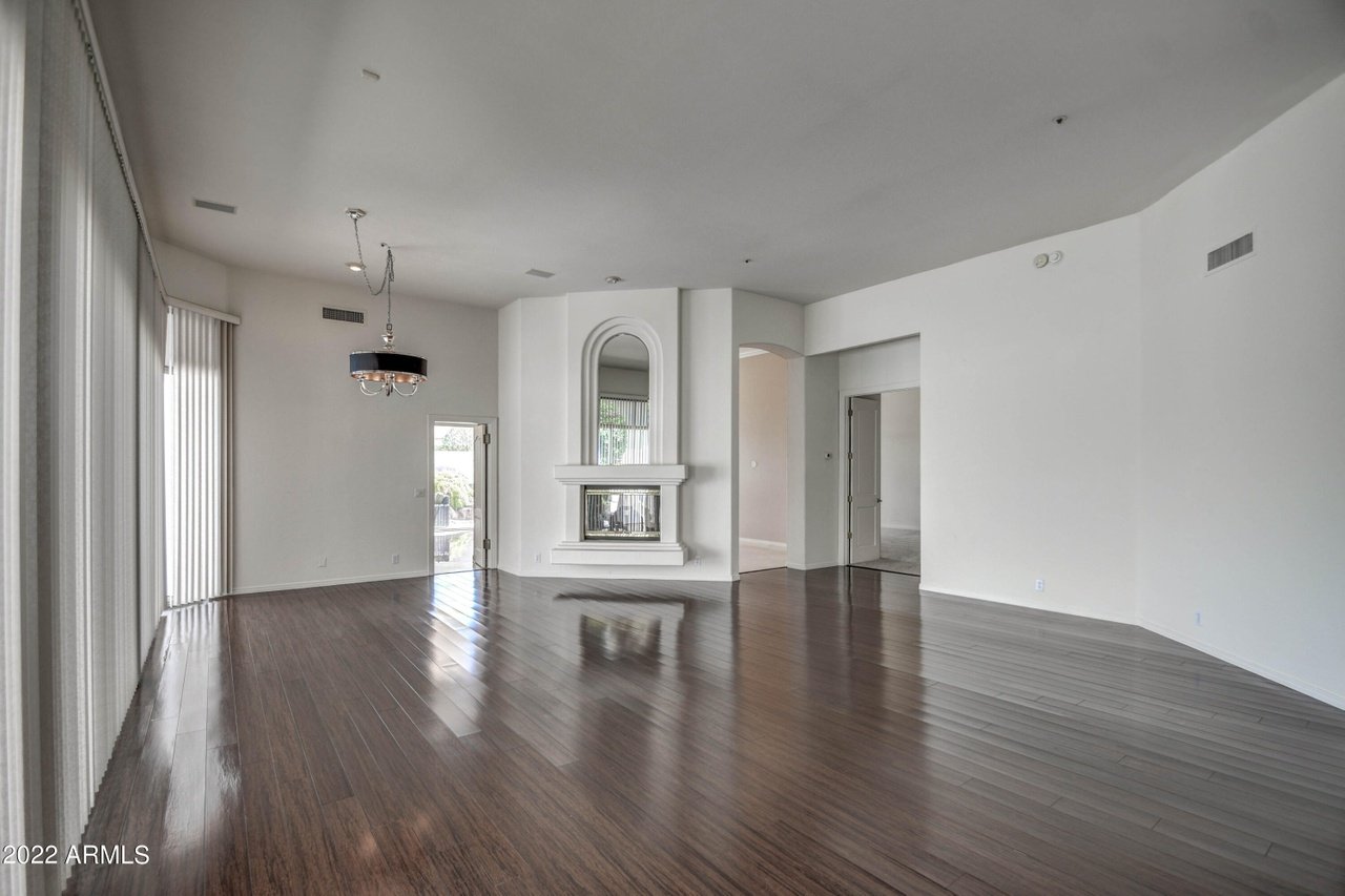 7613 E Sierra Vista Dr