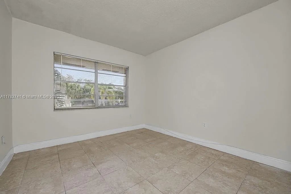 9050 NW 28th St Apt 114