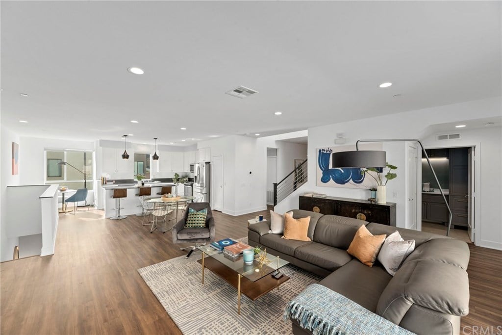 118 S Avenue 50, Unit 203