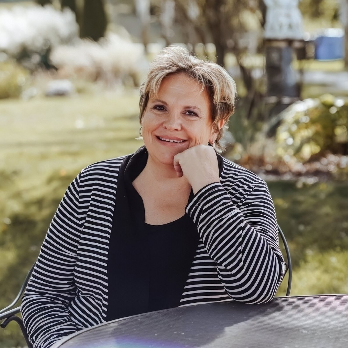 Lori Davidge Las Vegas, NV Real Estate Agent Headshot