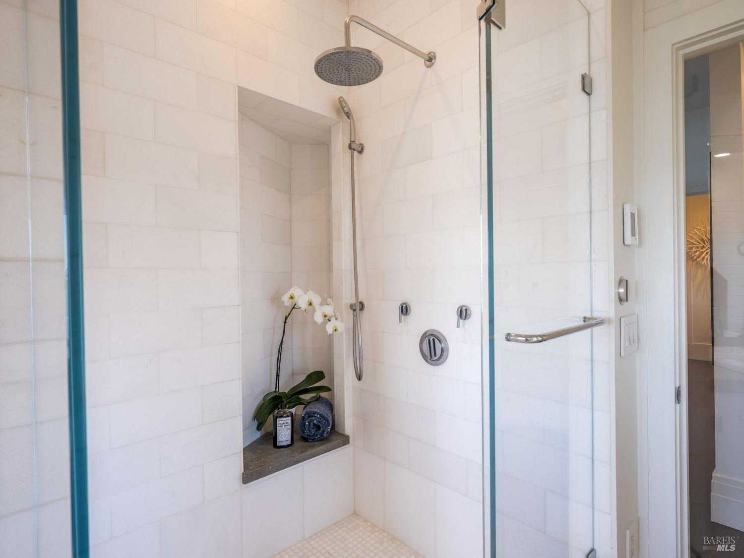 105 Bulkley Ave
