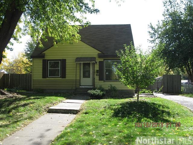 1760 37th Ave NE