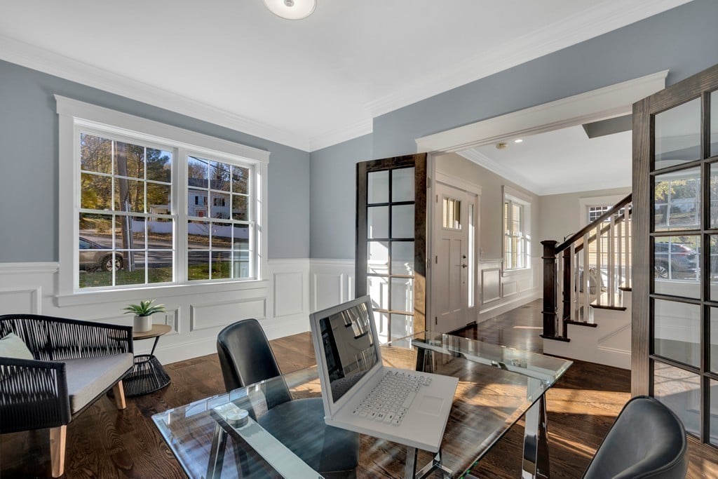 53 Old Mystic St, Arlington