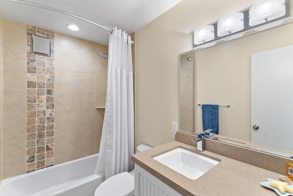 2-2130 E Cliff Dr. #2D