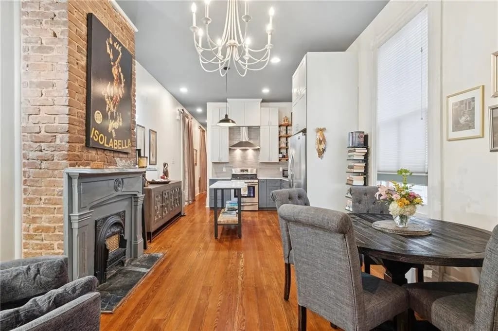 1227 Annunciation St