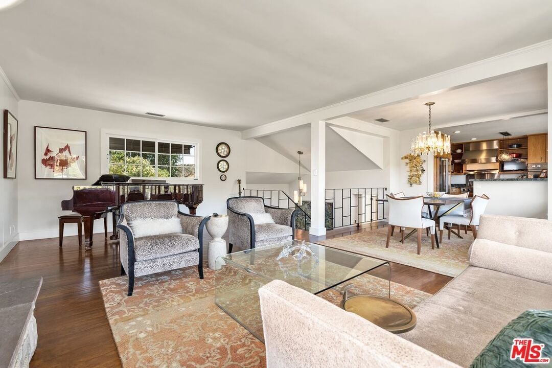 2444 Carman Crest Dr