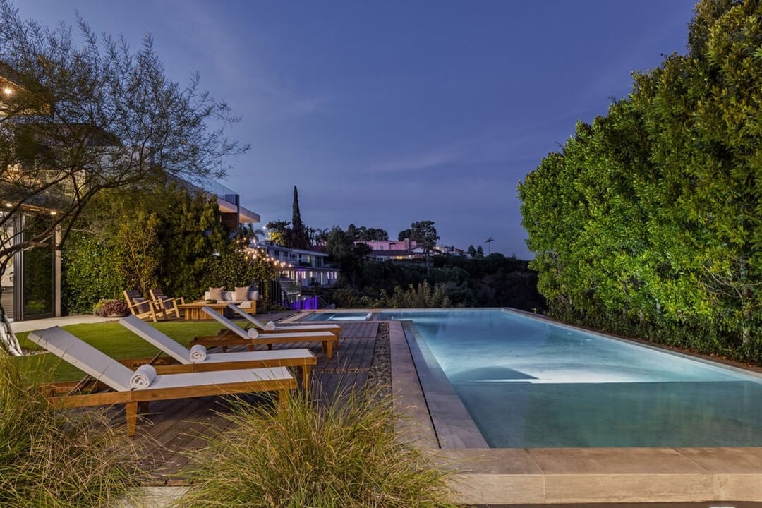 Aria Vista, Stradella Rd, 90077