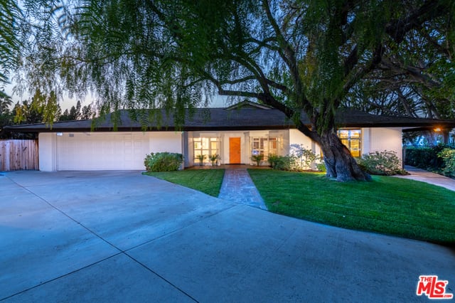 3401 Wrightwood Dr