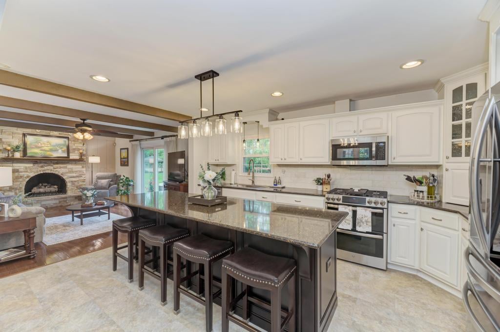 10S607 Glenn Drive