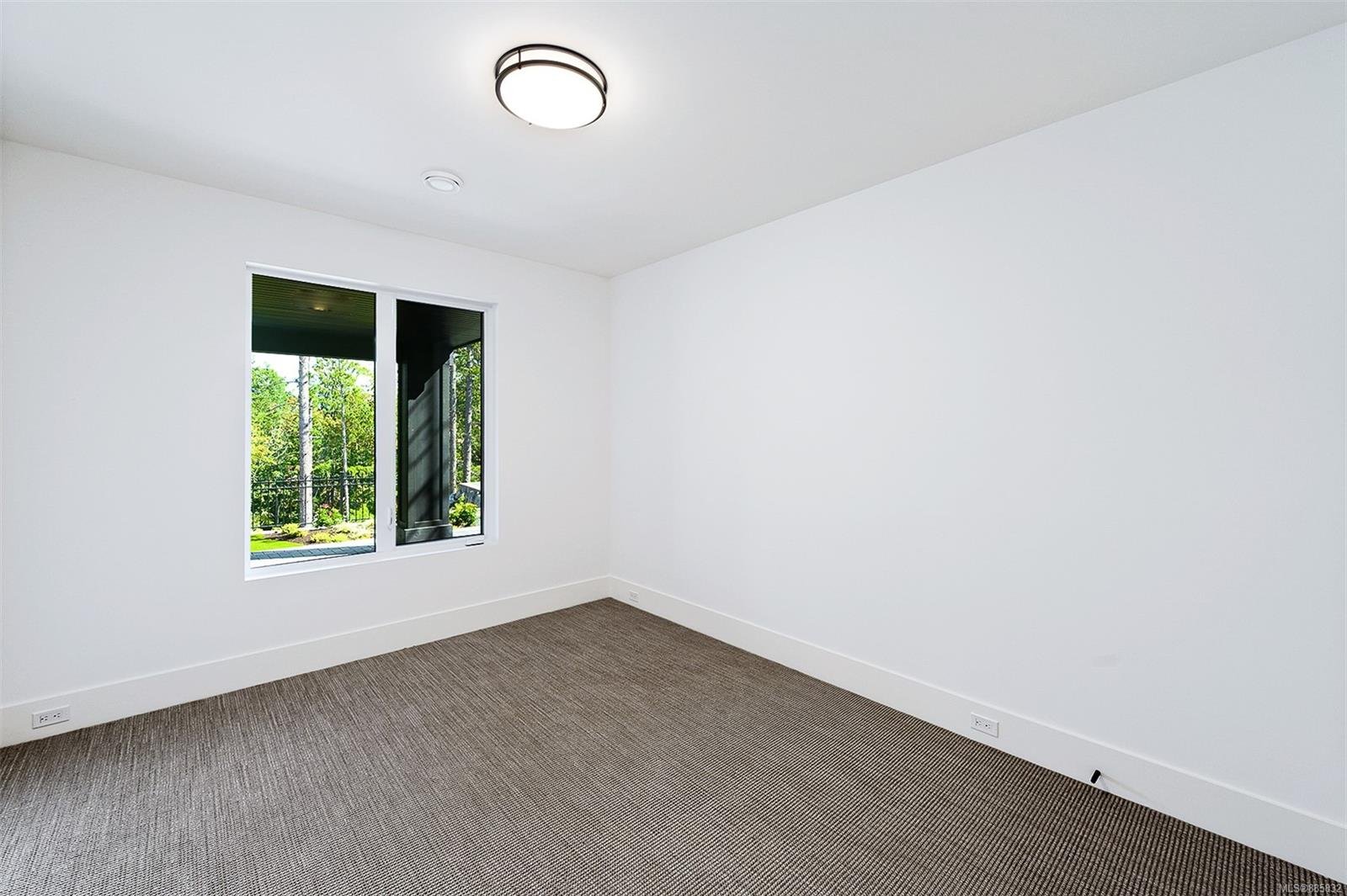 2046 Pinehurst Terr