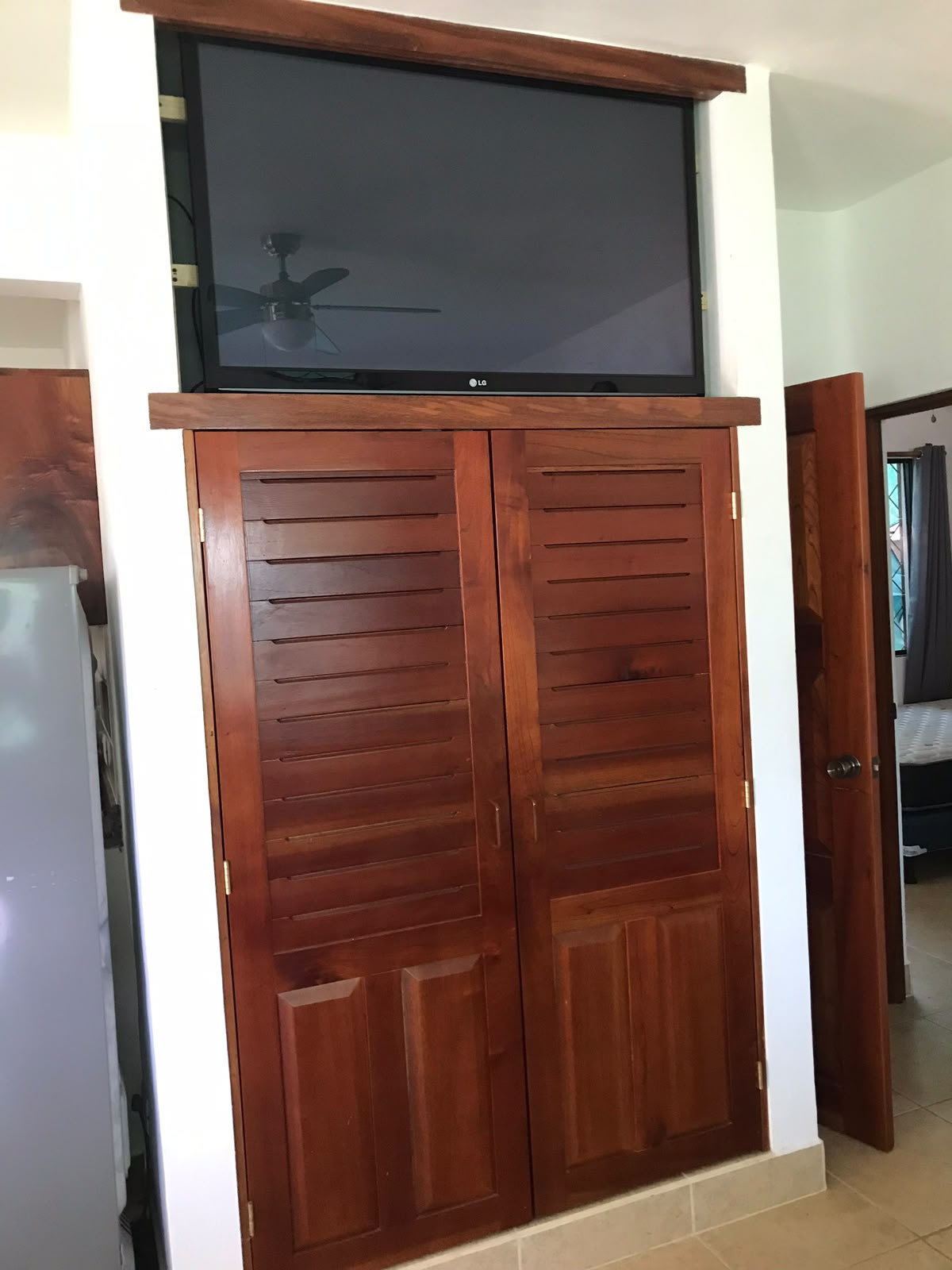 AFFORDABLE 2-BEDROOM HOME NEAR MARINA PEZ VELA & MANUEL ANTONIO | QUEPOS, COSTA RICA.