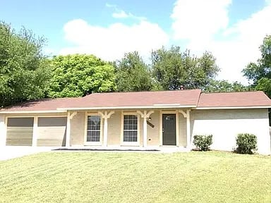 2710 Lake Mont
