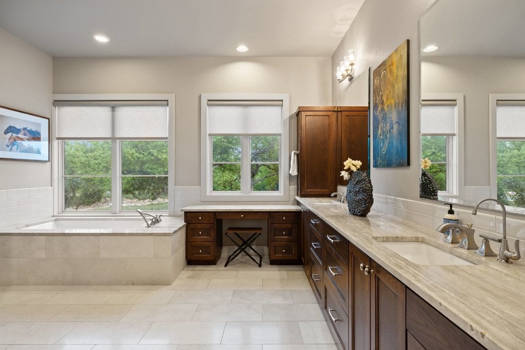 Horseman's Paradise in the heart of Dripping Springs