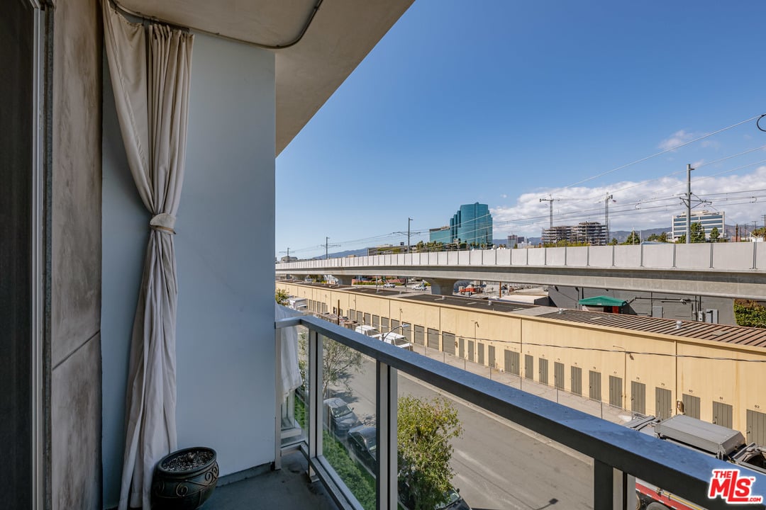 2400 Corinth Ave, Unit 21