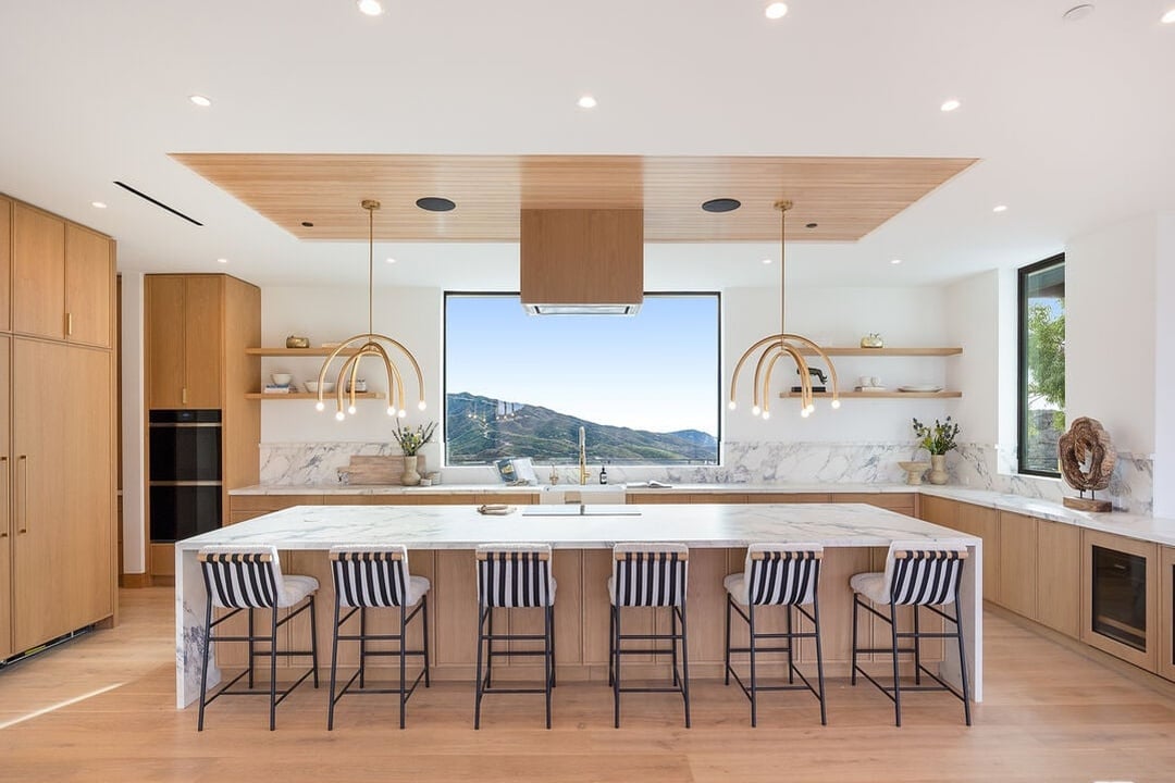 Mulholland Hwy, 90265