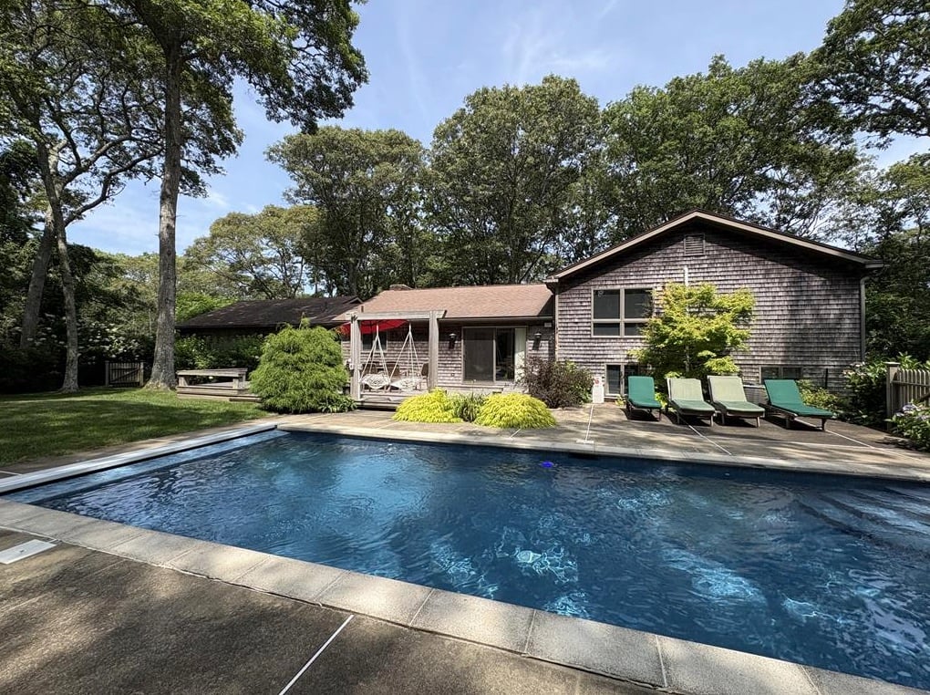 162 Clover Hill Rd