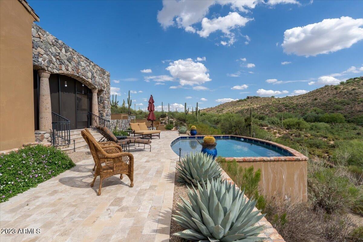 9514 E Madera Dr