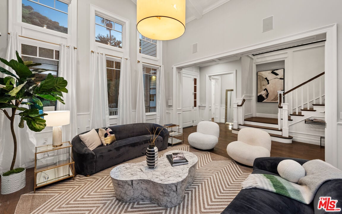 Luminor Heights, Laurel Canyon Blvd, 90046