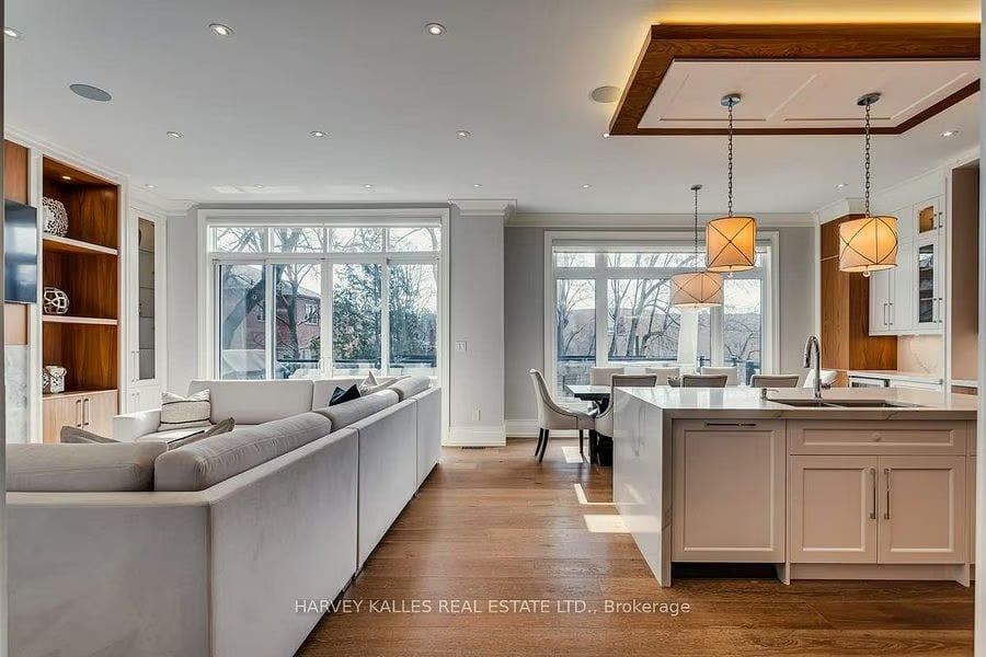 445 Glengrove Ave W