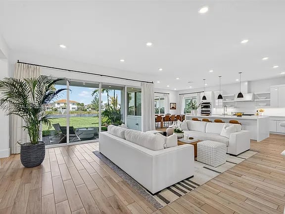 12249 Waterstone Cir