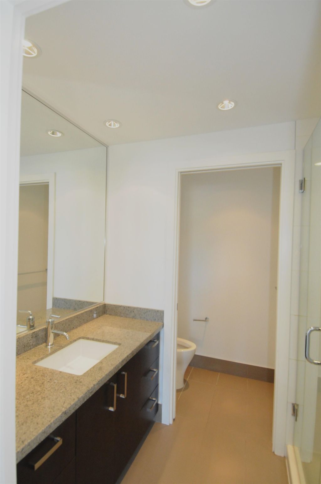 3008 Glen Dr, #1702