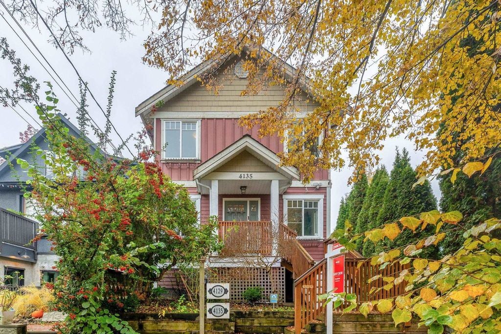 4135 John St