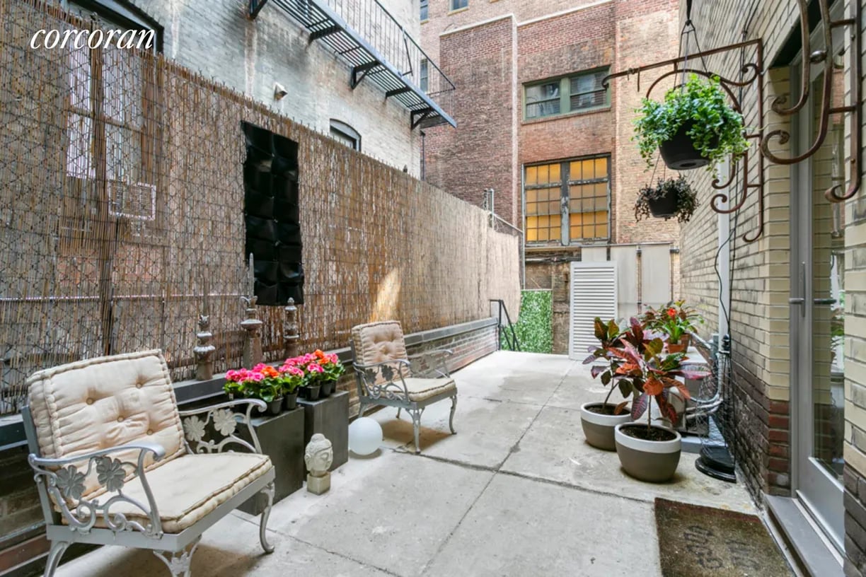 140 E 40th St Apt 1E