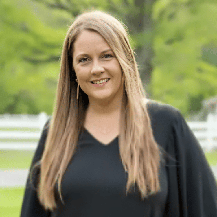 Alli Clark Memphis, TN Real Estate Agent Headshot