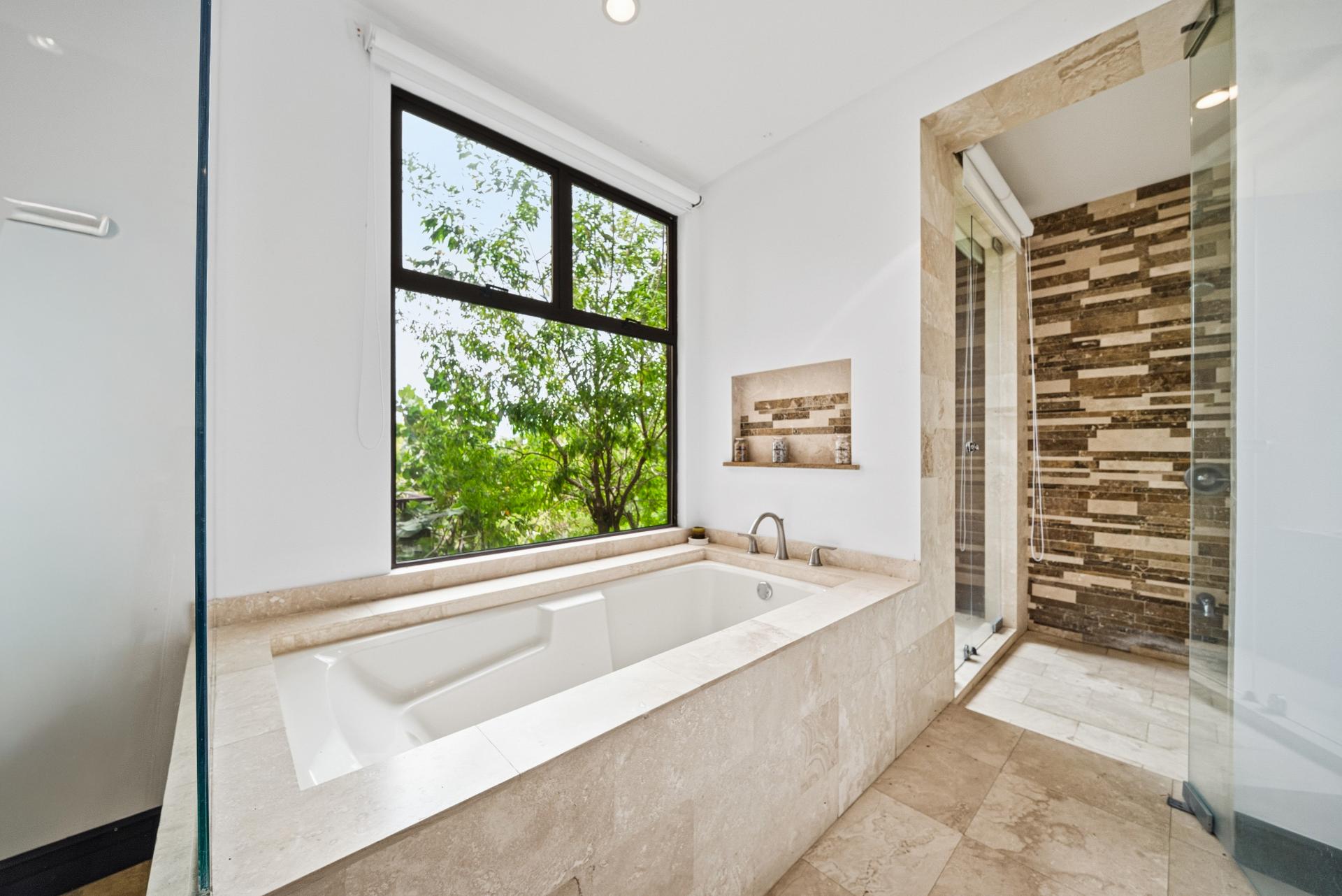 Azul Paraiso 8C, Luxury Ocean View Condo with Panoramic Papagayo Gulf Views