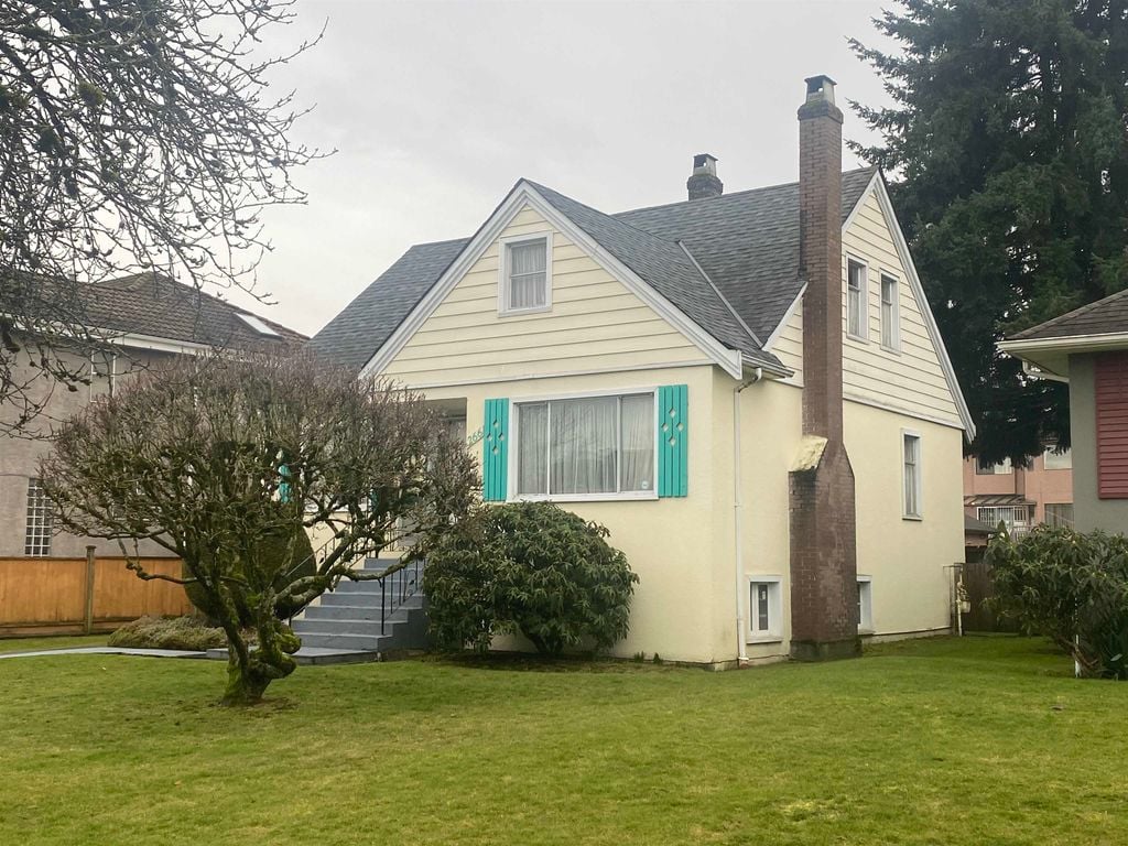 266 W 26th Ave