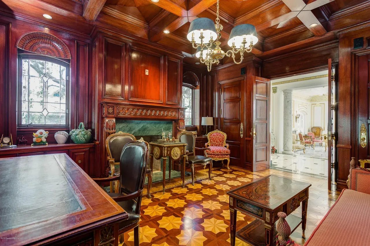 4158 Commonwealth Ave