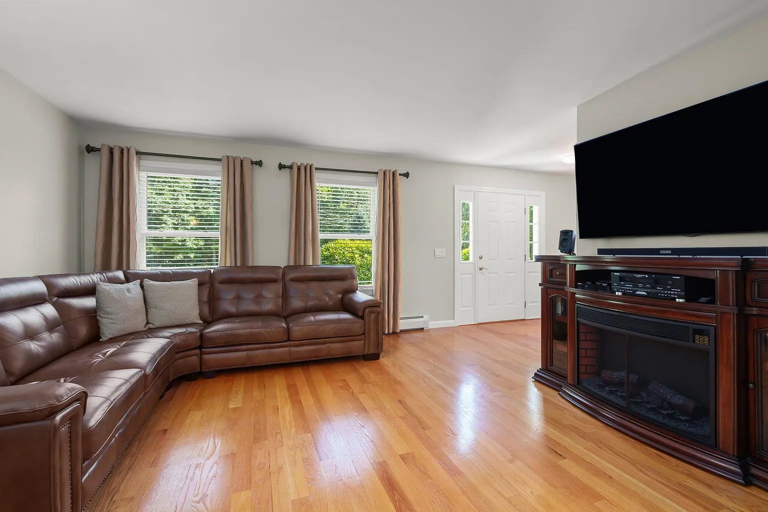 2 Brookside Ln