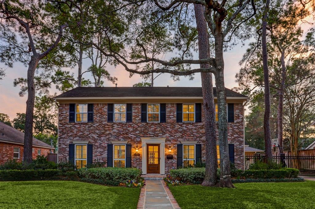 12411 Broken Arrow St