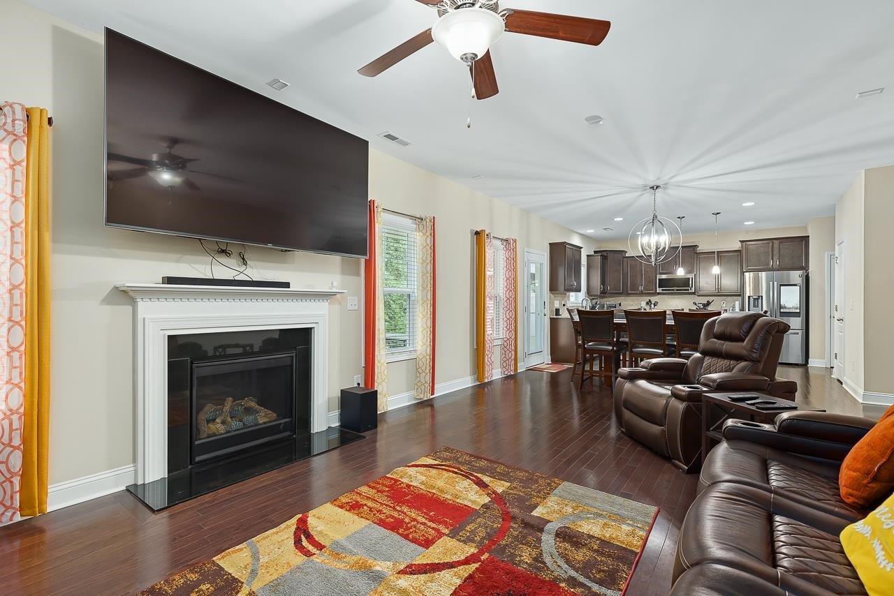 3417 Grosbeak Way