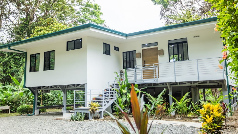 Luxury Riverfront Residence in Playa Dominical Walk to the Beach