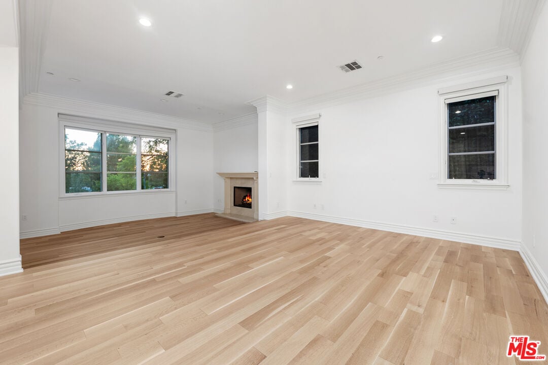 Ivory Arcadia, Martin Lane, 90210