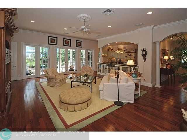 824 N Rio Vista Blvd