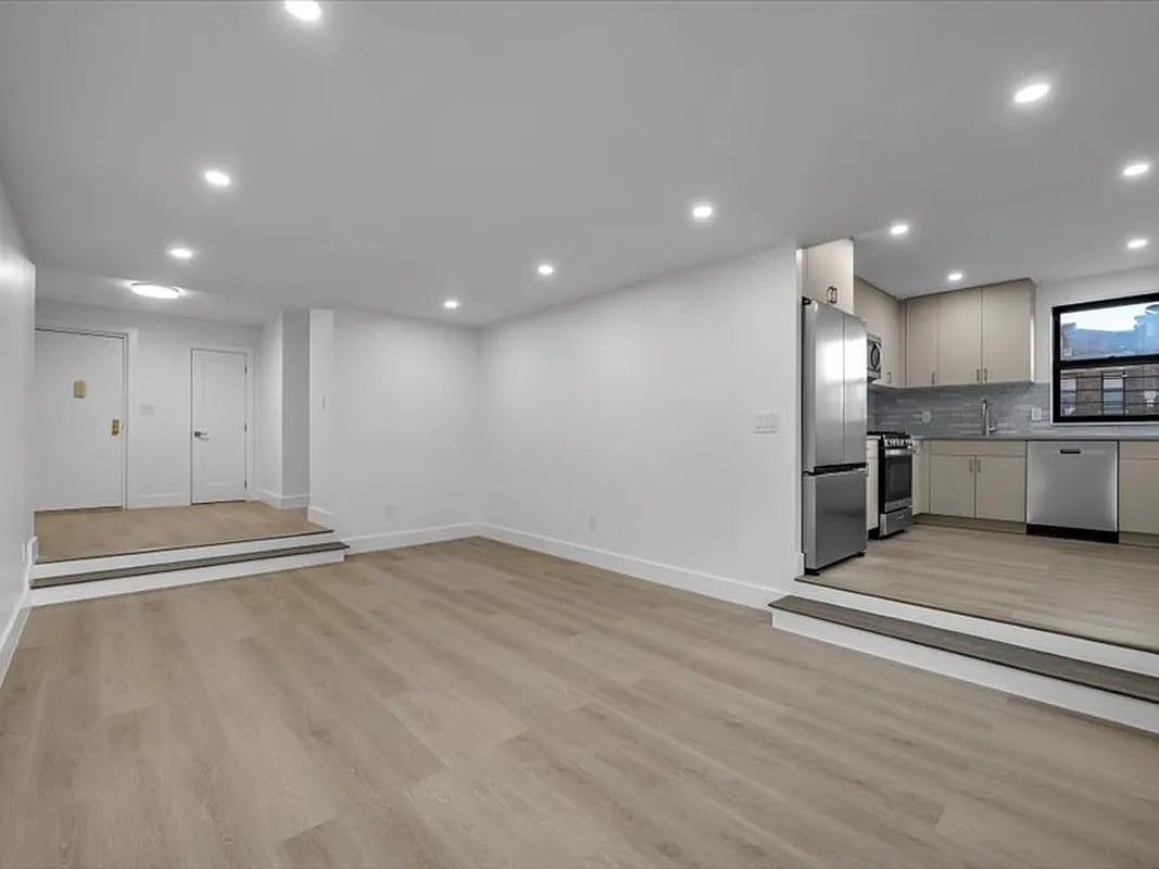 425 East 26th Street Unit: 4C
