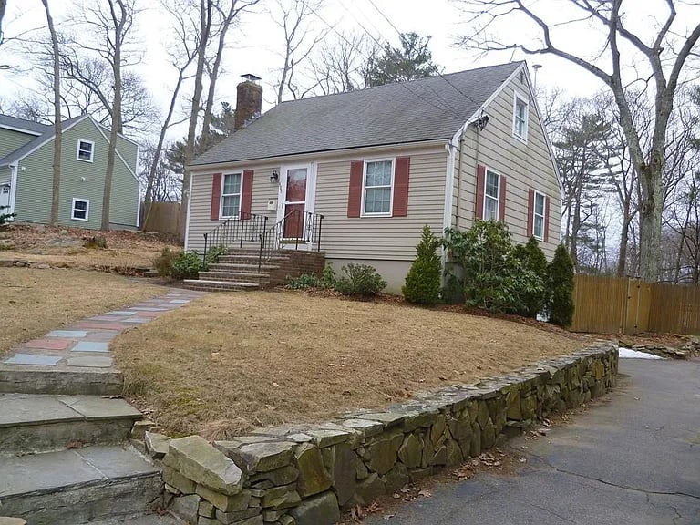 459 Front St