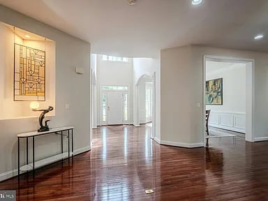 106 Calvary Ct SE