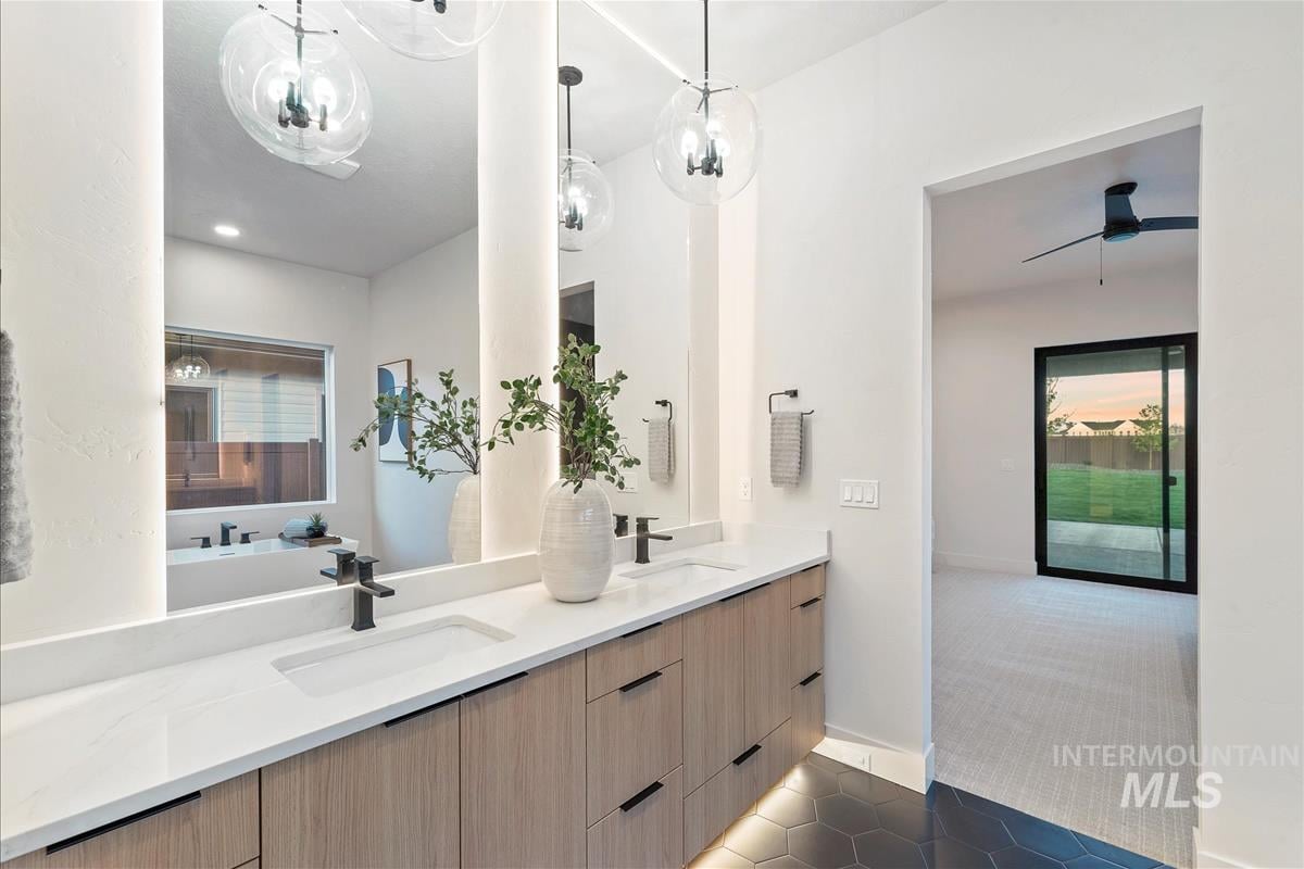 Exceptional New Build in the Star Foothills
