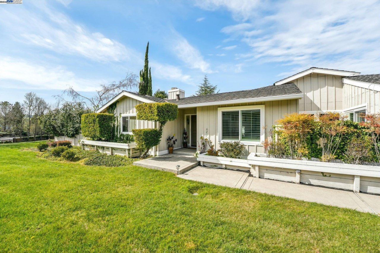 2119 Presidio Ct
