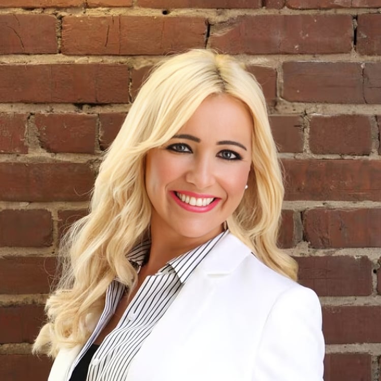 Crystal Reeves-Paynter South Charleston, WV Real Estate Agent Headshot