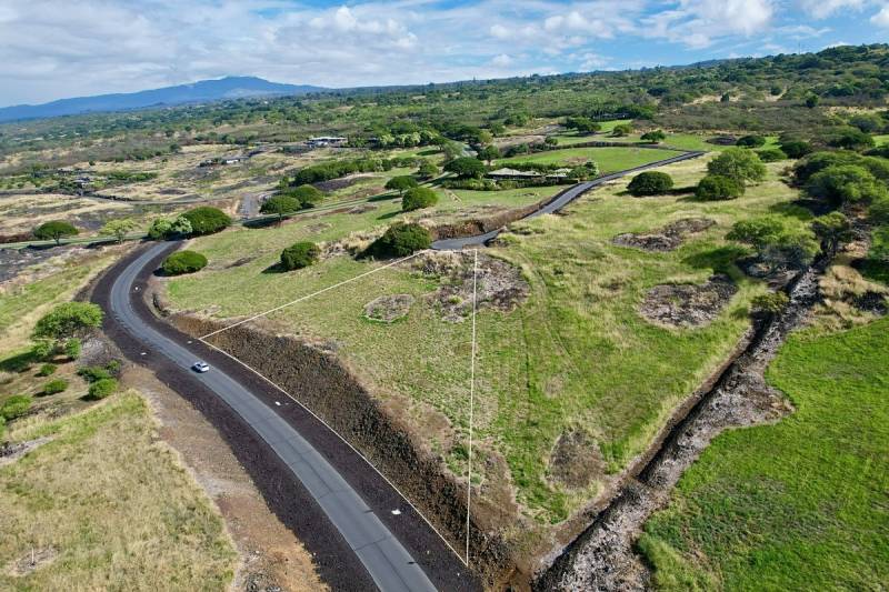 Unrivaled Ocean & Golf Course Views: Hokulia Lot 92